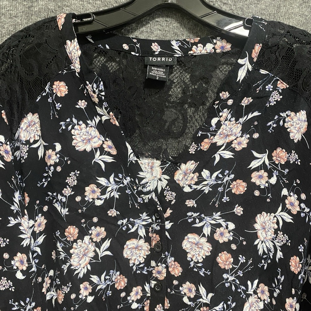 Torrid Top Womens 3 3X‎ Black Floral Lace Button Goth Fairy Grunge Whimsigoth